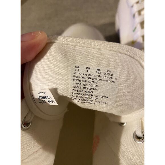 American Eagle Women's "Trust in Love" Embroidered Canvas High Tops Size 9.5 - Picture 10 of 10